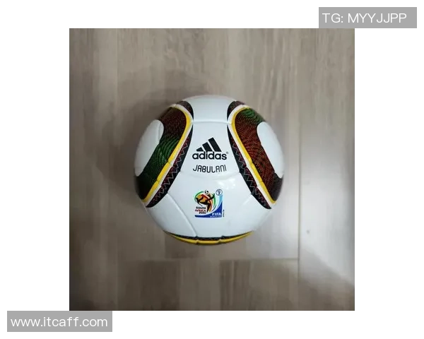 足球传奇人物封神之路：他们如何用汗水与荣耀铸就永恒的辉煌