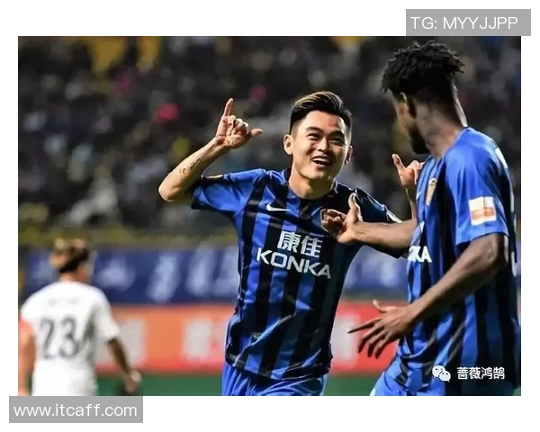 足球巨星外出旅行探秘尽显休闲魅力与生活态度